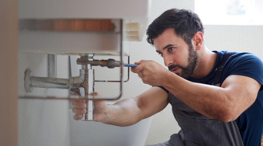 Water heater leaking fix in Hardinsburg, IN